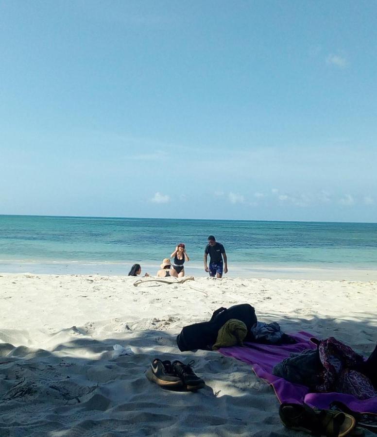 L&J Modern Backpackers Kigamboni Beach House Dar es Salaam Exterior foto