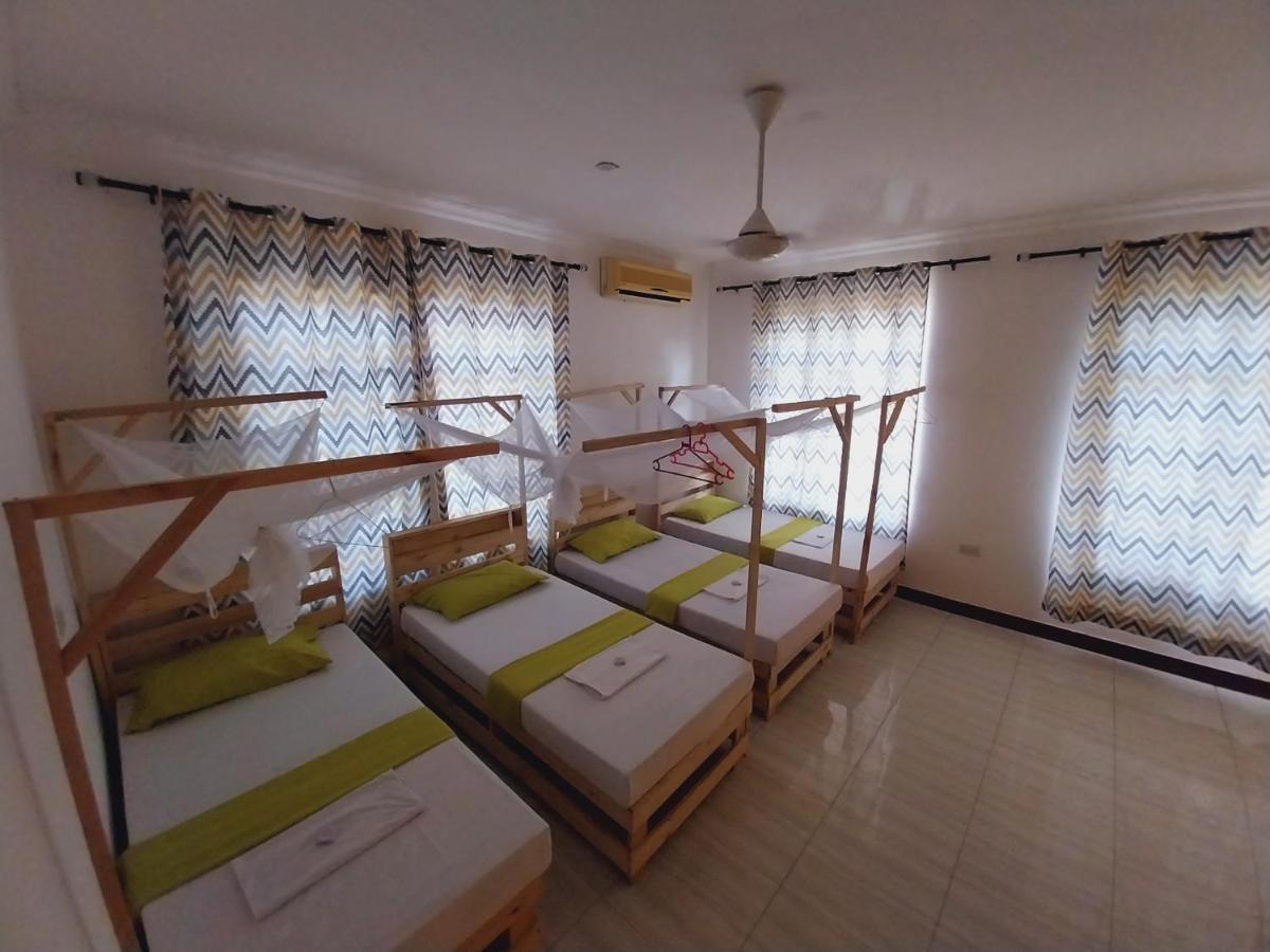 L&J Modern Backpackers Kigamboni Beach House Dar es Salaam Exterior foto